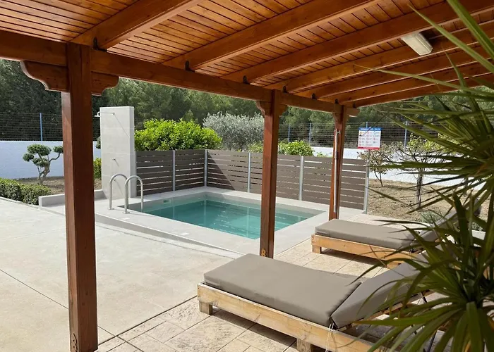 בית נופש Aleyna House Area לינדוס